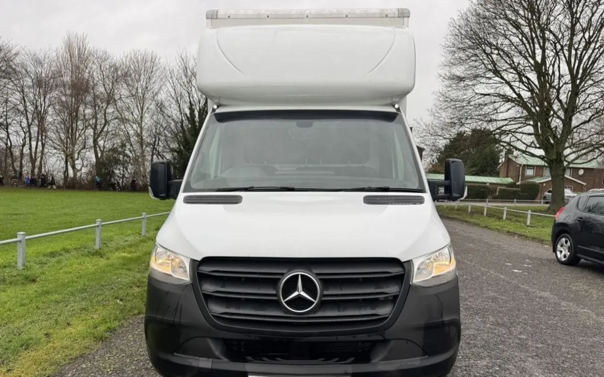2021 Mercedes-Benz Sprinter Luton Box Van - Image 4