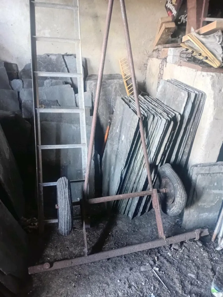 Hand Yard scraper on wheels - Image 1