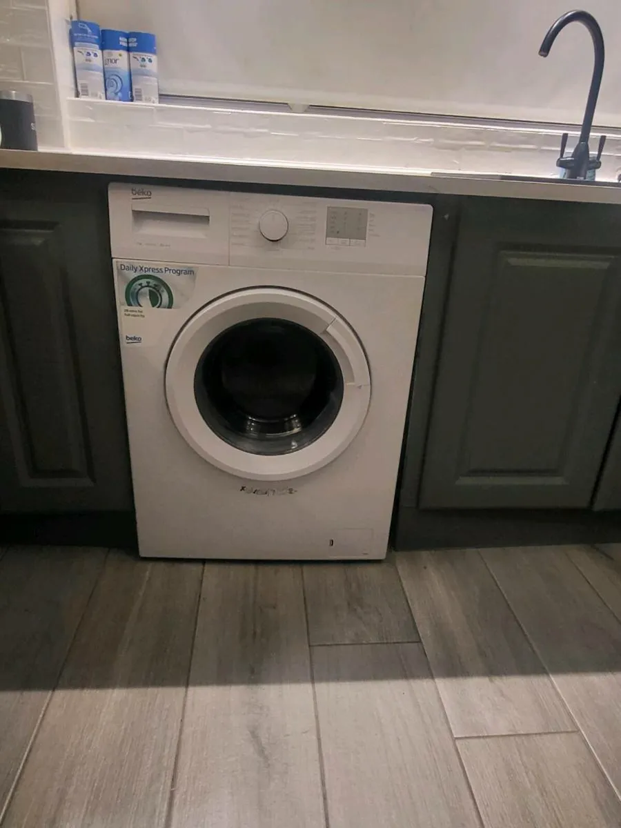 Washing machine - Image 1