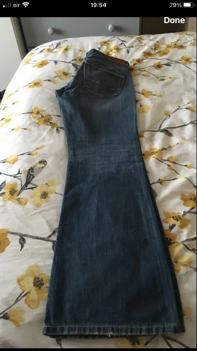 Ladies Tommy Hilfiger jeans W30”x L32” €20 - Image 1