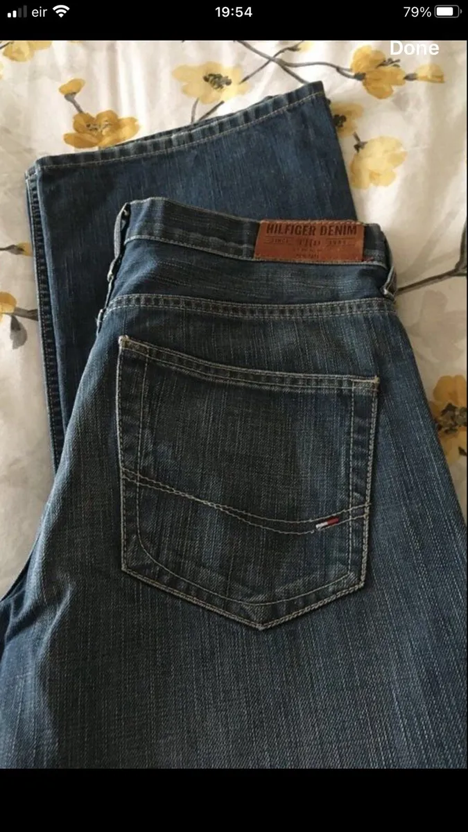 Ladies Tommy Hilfiger jeans W30”x L32” €20 - Image 3