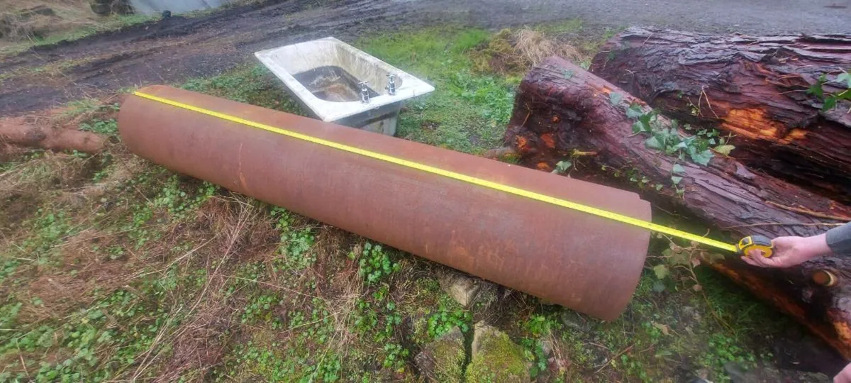 2 steel pipes - Image 1