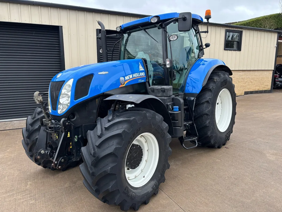 2012 NEW HOLLAND T7.250 AUTO COMMAND - Image 2