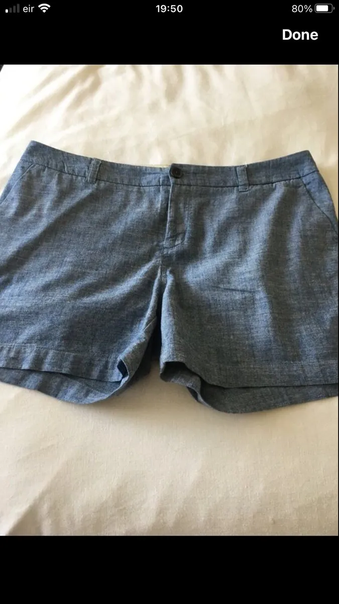Ladies shorts size 10 €8 - Image 4