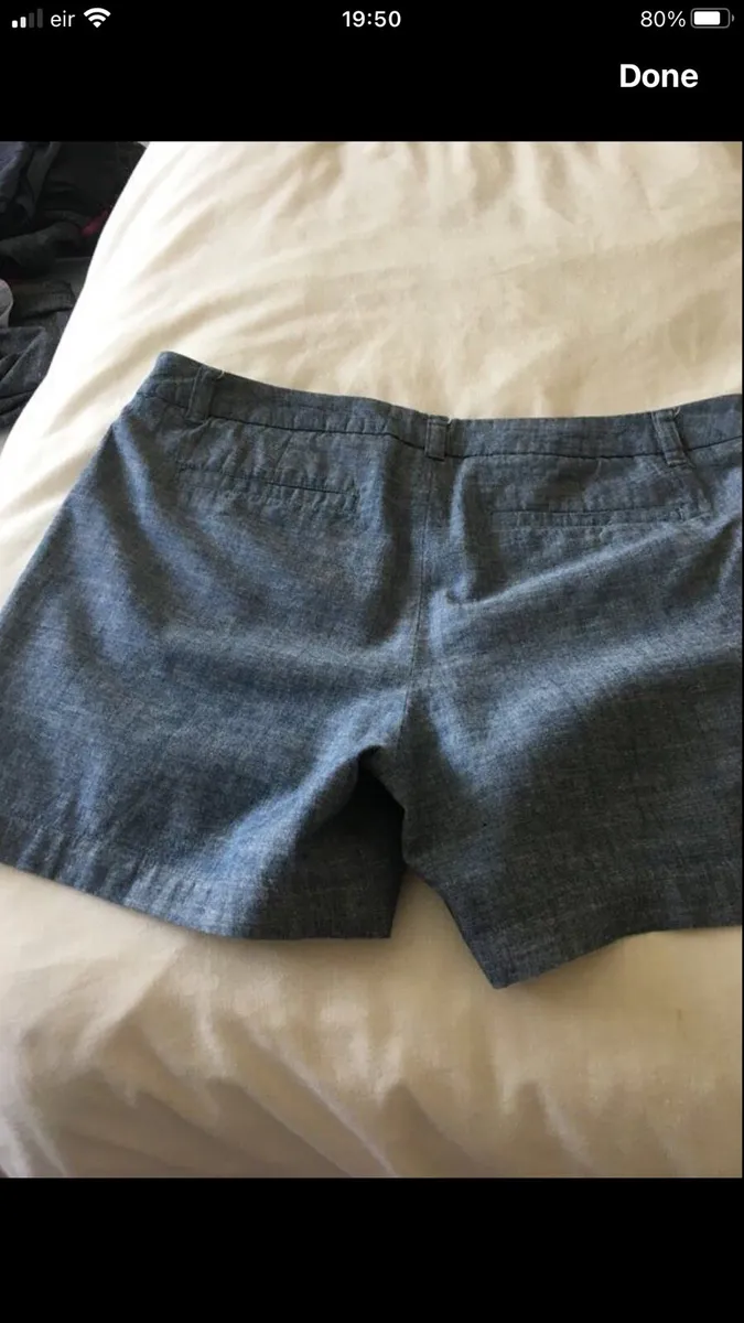 Ladies shorts size 10 €8 - Image 2