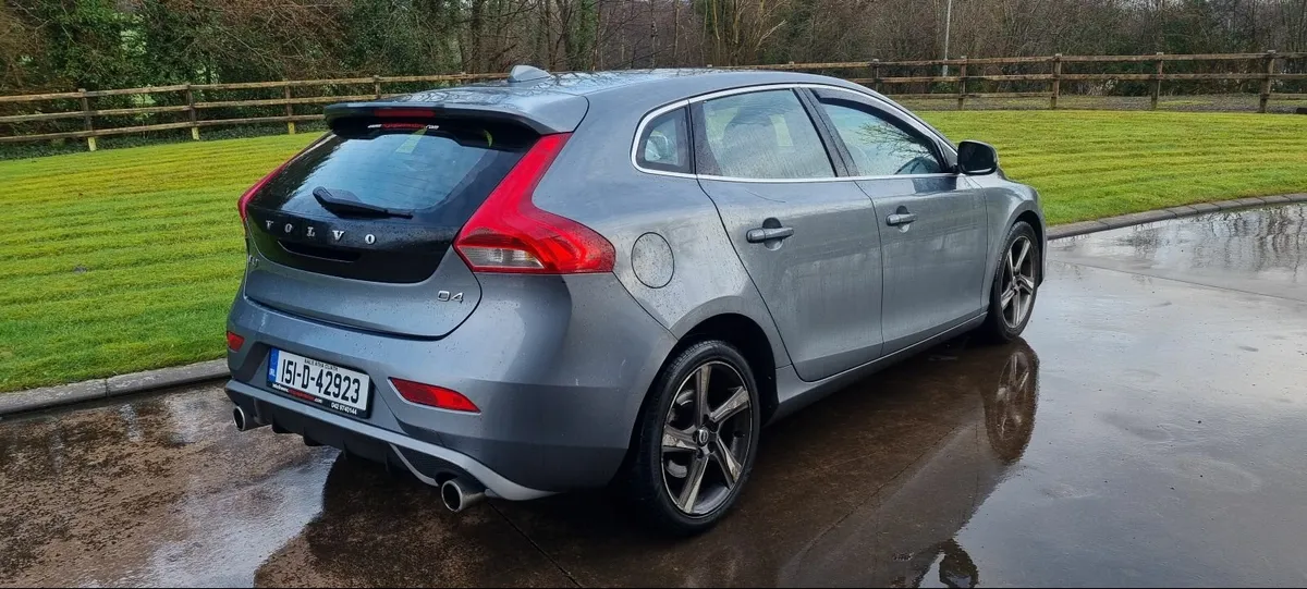 151 Volvo V40 2.0TD R Design - Image 3