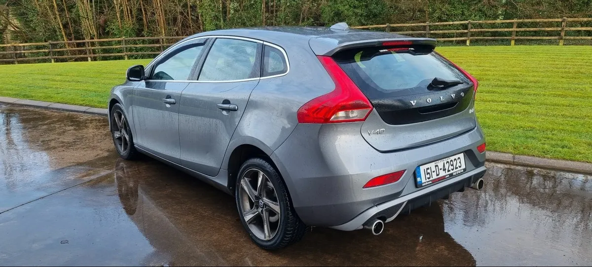 151 Volvo V40 2.0TD R Design - Image 2