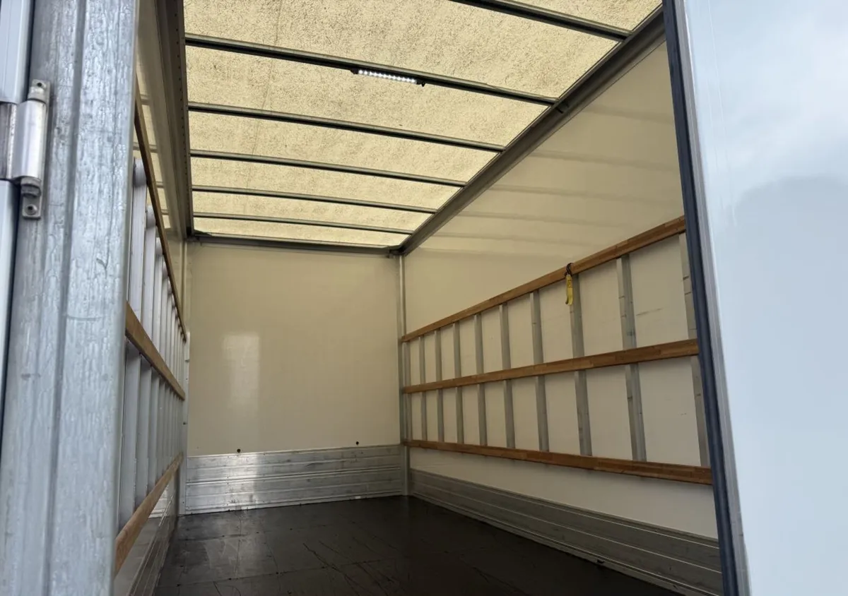 2020 Mercedes-Benz Sprinter Luton Box Van - Image 2