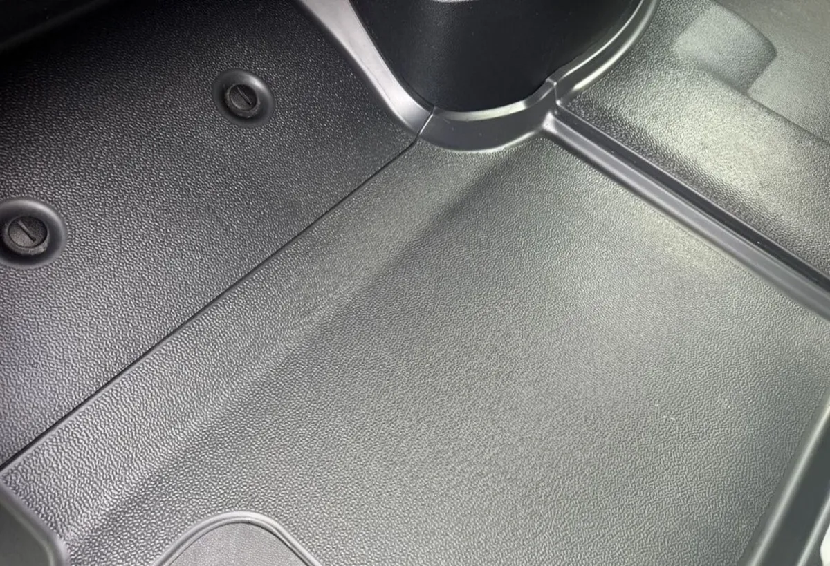 2020 Mercedes-Benz Sprinter Luton Box Van - Image 3