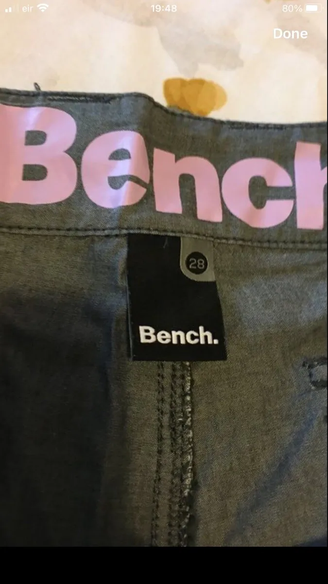 Ladies  bench shorts size 8 €8 - Image 3