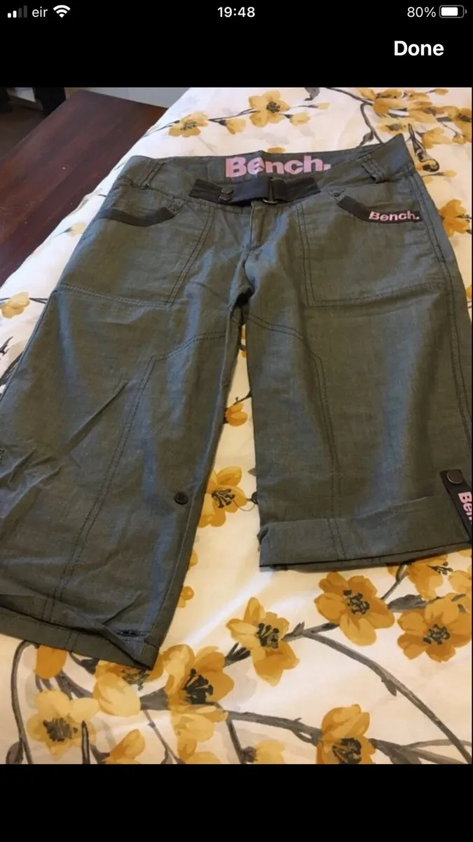 Ladies  bench shorts size 8 €8 - Image 4