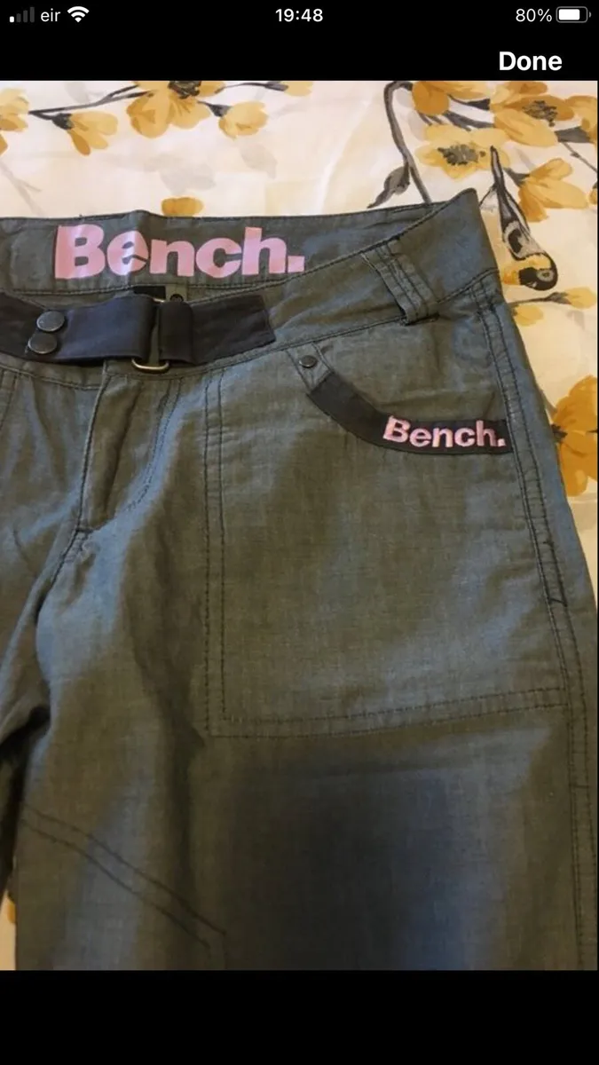Ladies  bench shorts size 8 €8 - Image 2