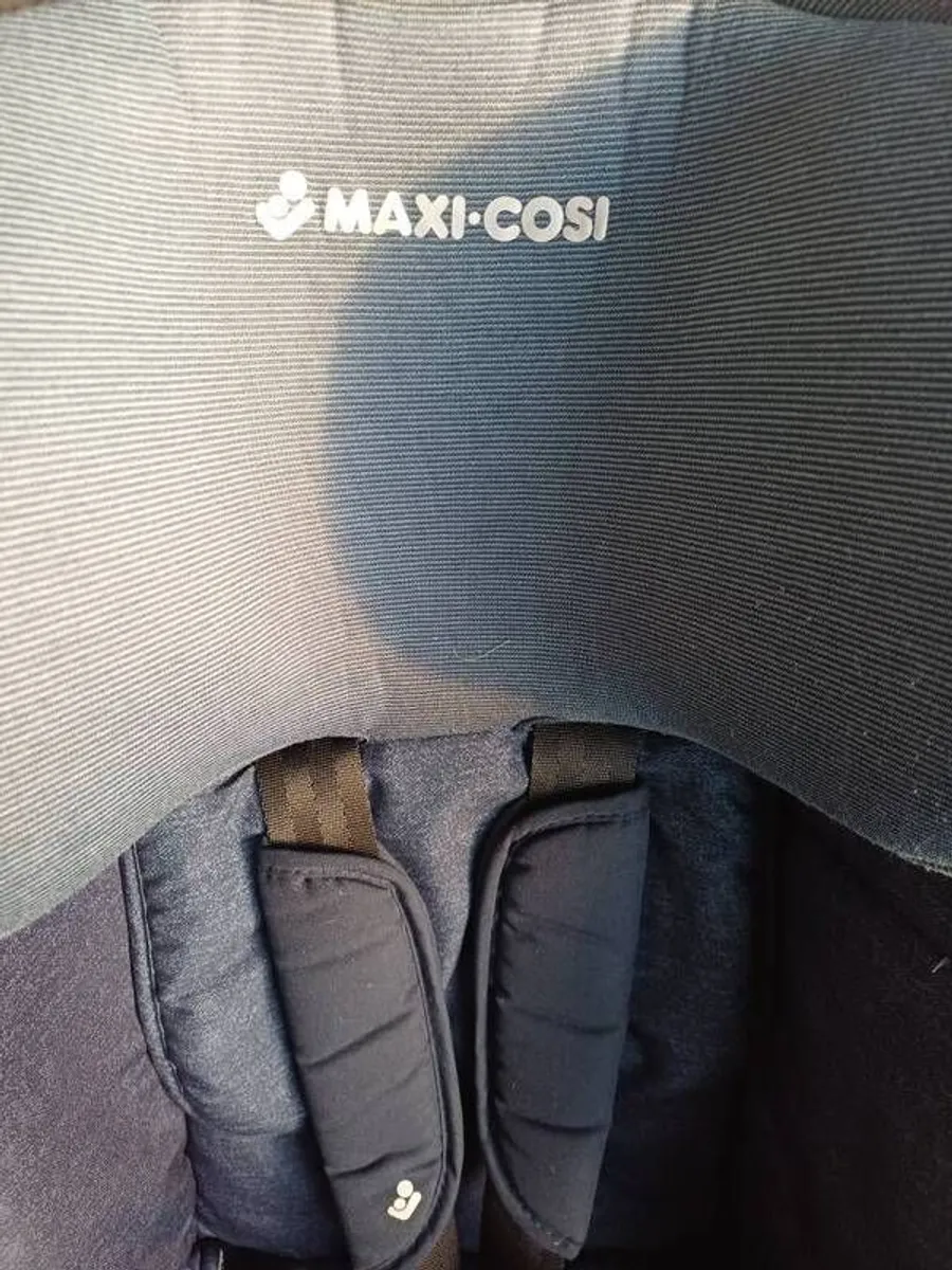 Maxi Cosi Tobifix Car Seat - Image 3
