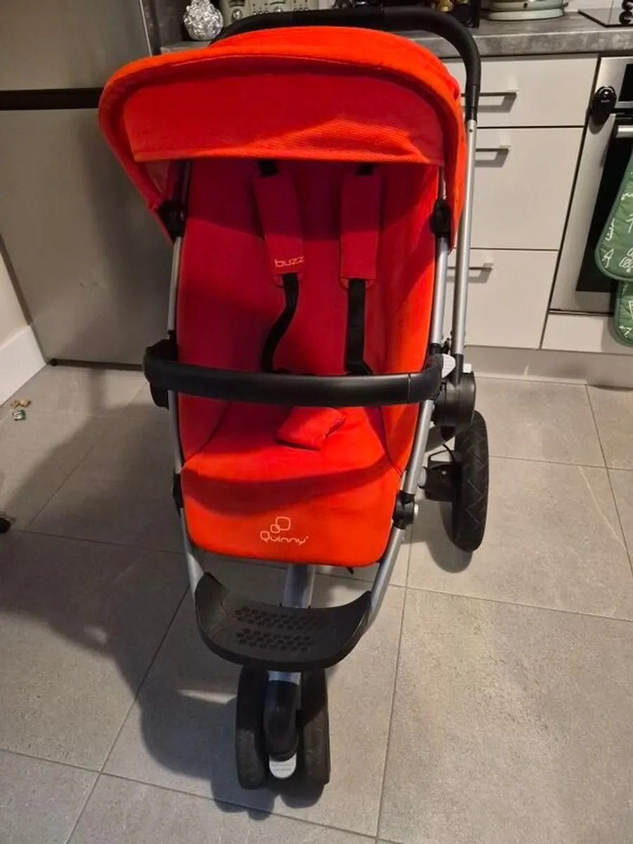 Quinny Buzz pram & Buzz xtra stroller - Image 1
