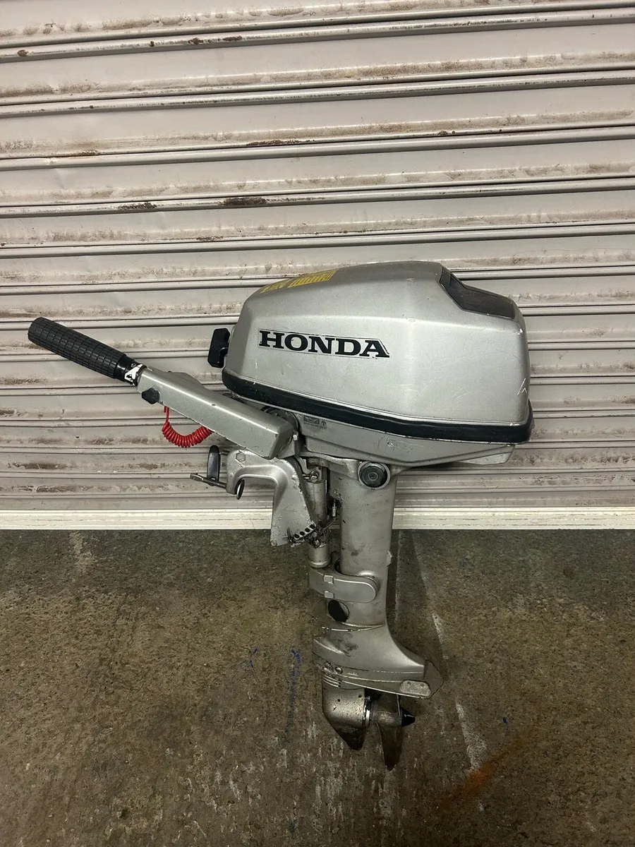 Honda 5hp Outboard - Image 1