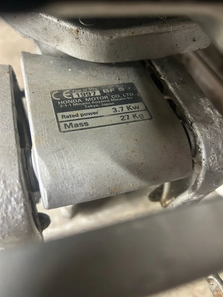 Honda 5hp Outboard - Image 4