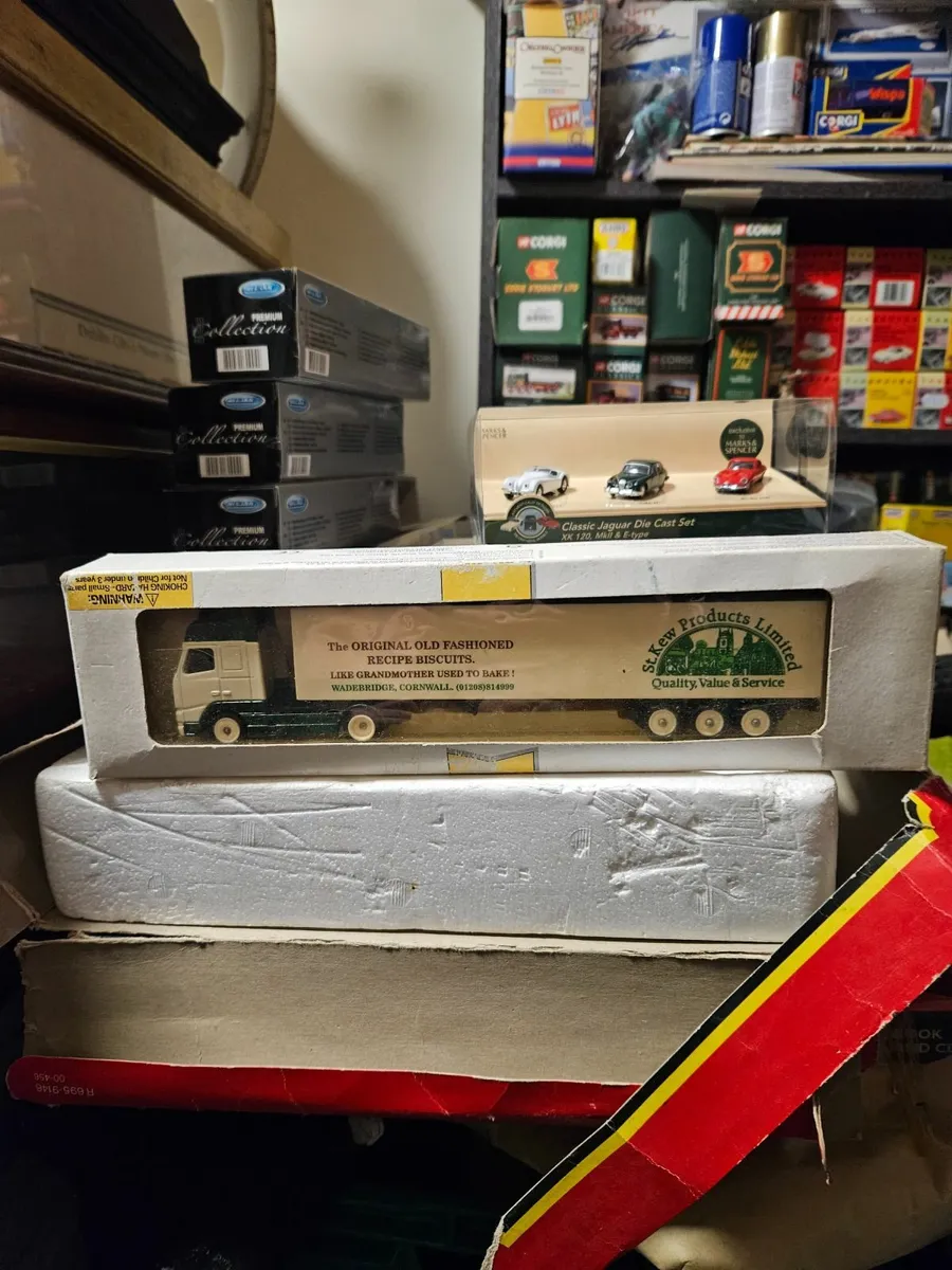 Corgi Lledo Truck - Image 1