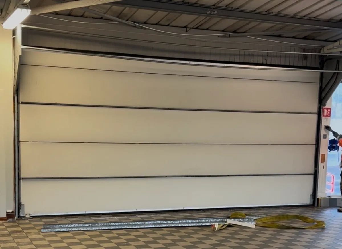 Insulated Panel Roller door - Image 2