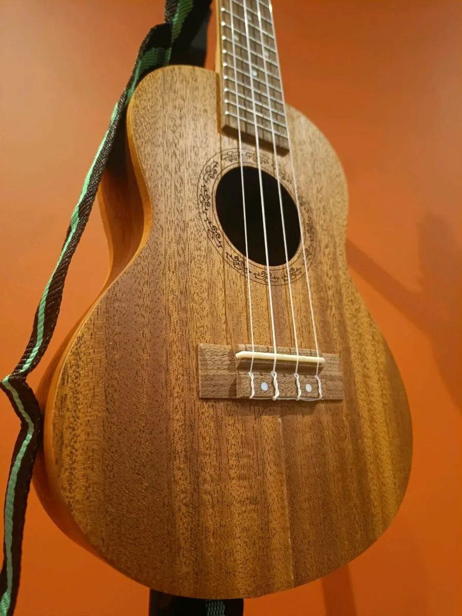 Ukulele 23" + Beginners  + Accessories Included!!! - Image 2