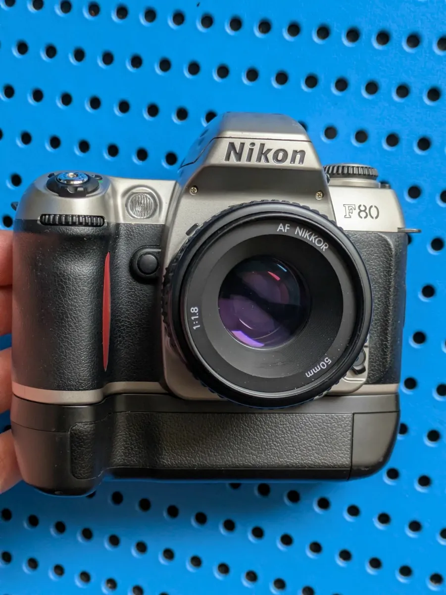 🎞️ Nikon F80 -Autofocus film SLR camera