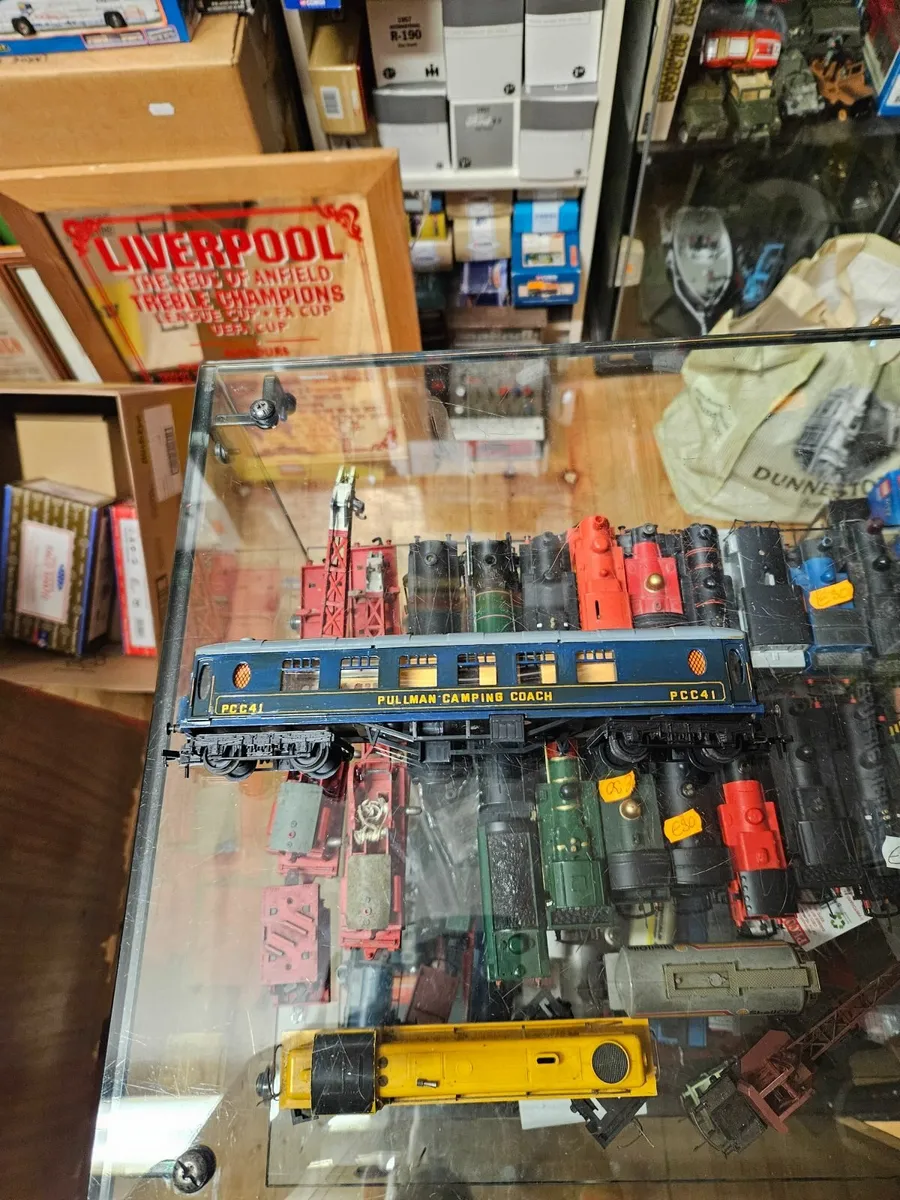 Hornby OO Gauge Carraige - Image 2