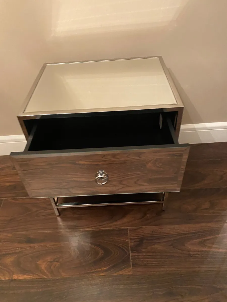 Mirror locker - Image 1