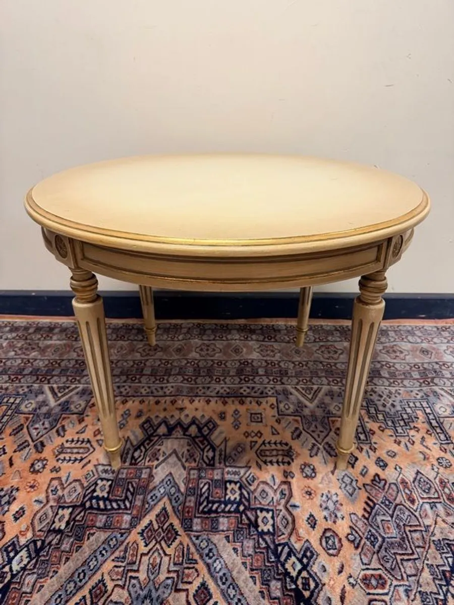 Guatavian Style Round Side Table - Image 1