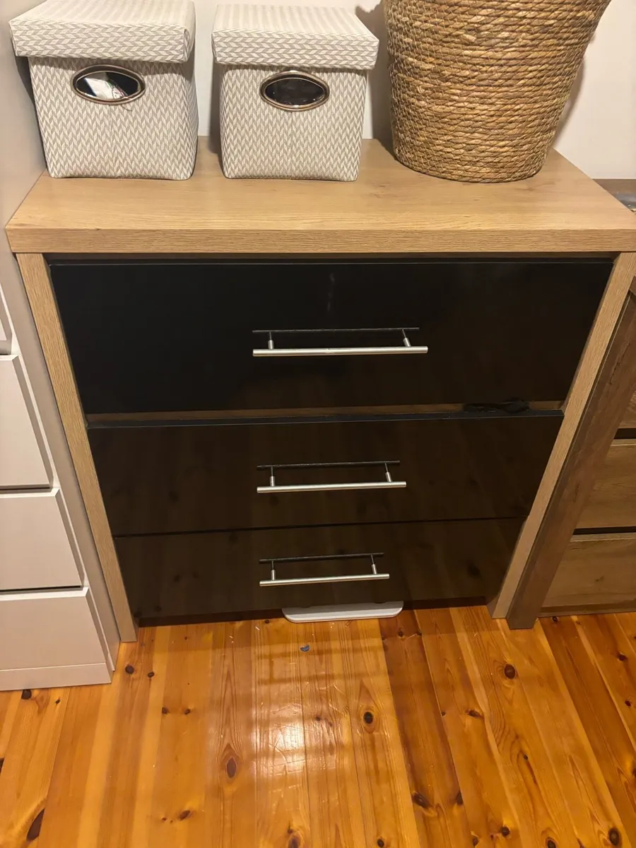 Black chest of drawers and 2 bedside lockers - Image 1