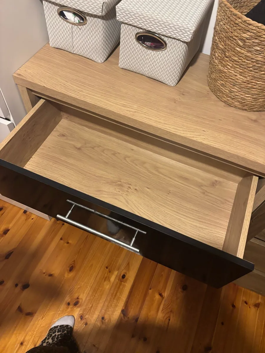 Black chest of drawers and 2 bedside lockers - Image 3