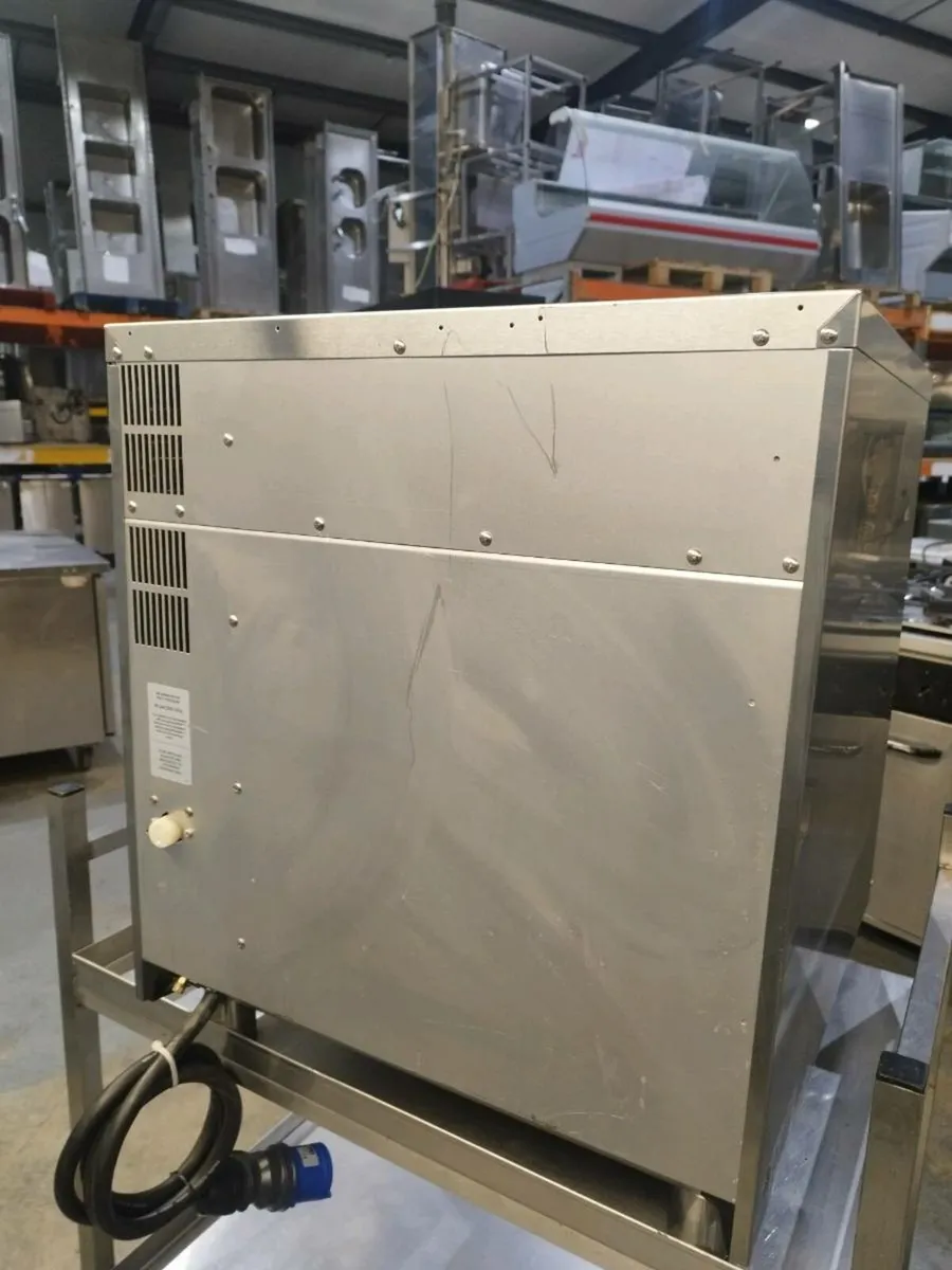 Convection oven - Image 2