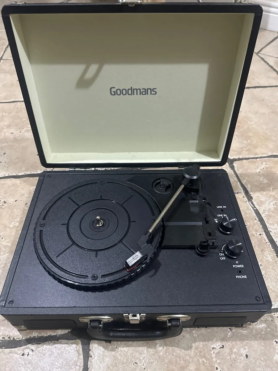 Goodman revive retro turntable built in stereo Spe - Image 3