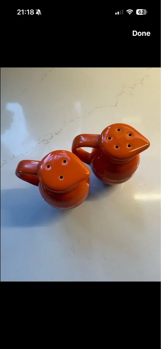 Le Creuset Salt and pepper shakers - Image 2