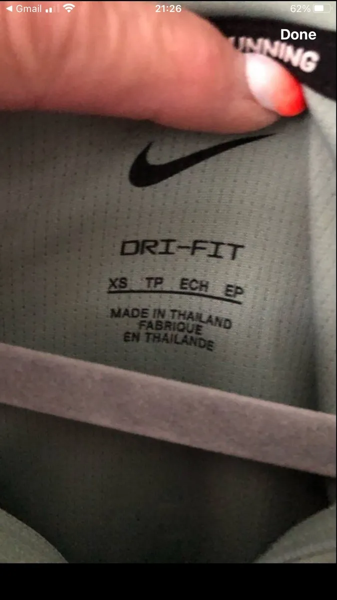 Ladies Nike top size XS €10 - Image 3