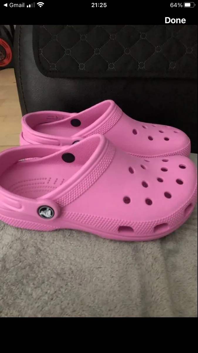 Ladies crocs size 4 €20 - Image 4