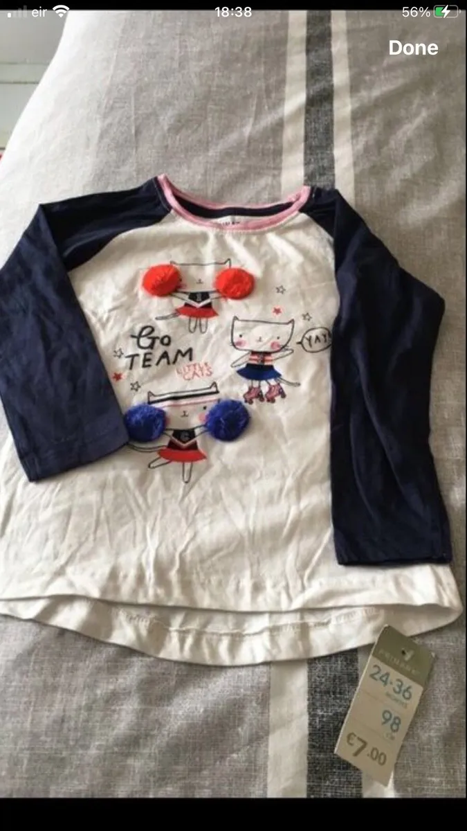 Girls BNWT top 2/3 yrs €4 - Image 2