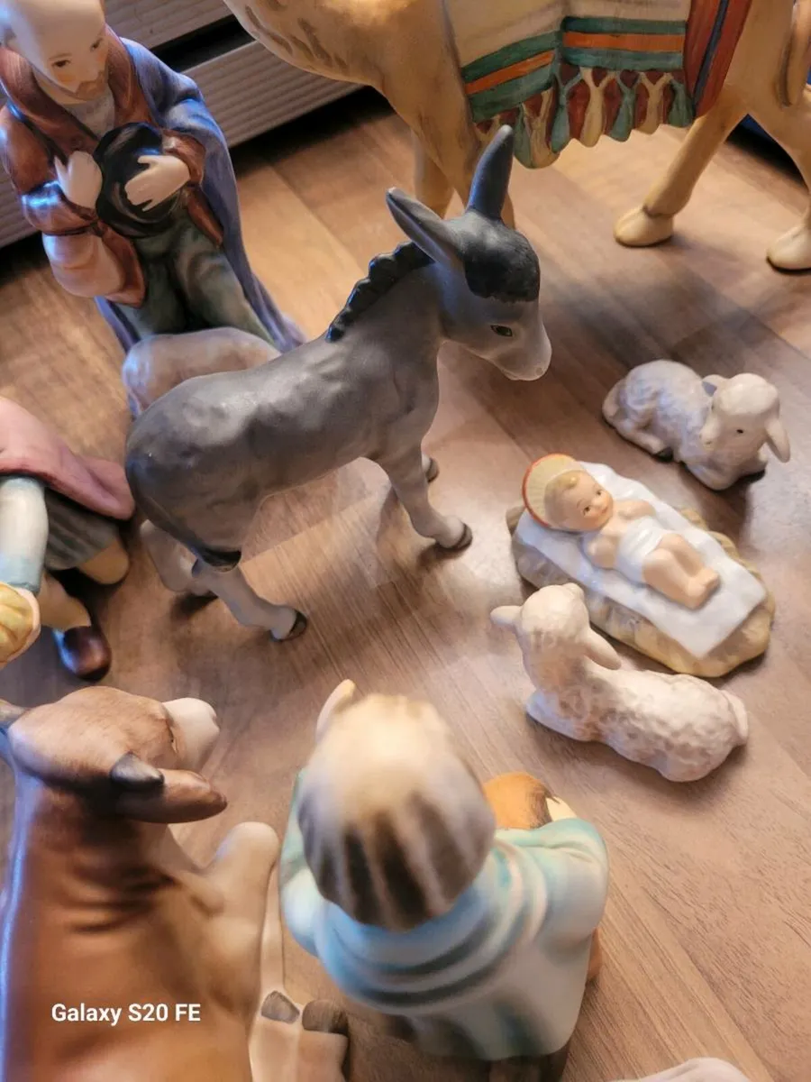 Hummel Goebel 13 pc
. - Image 2