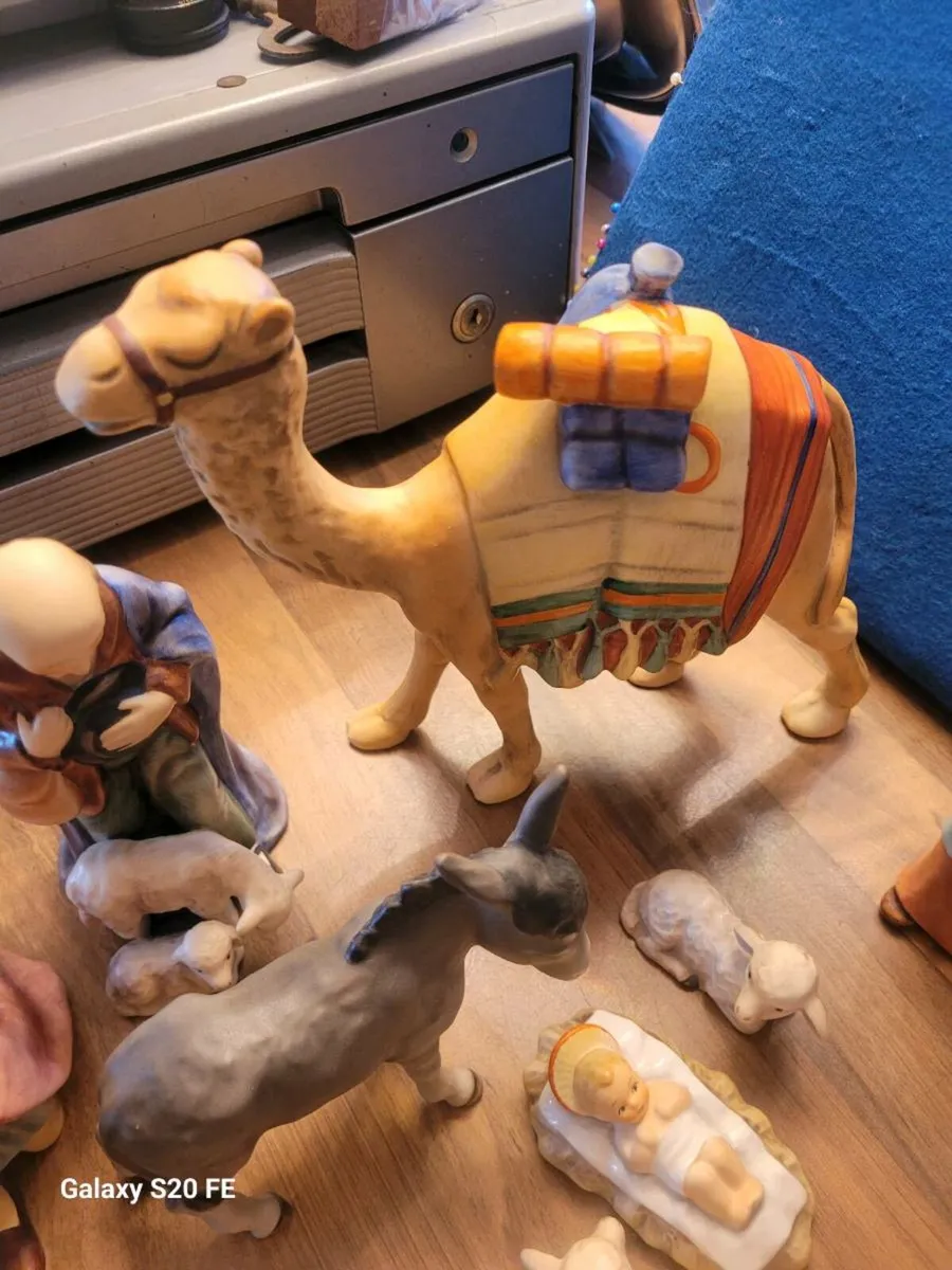 Hummel Goebel 13 pc
. - Image 3