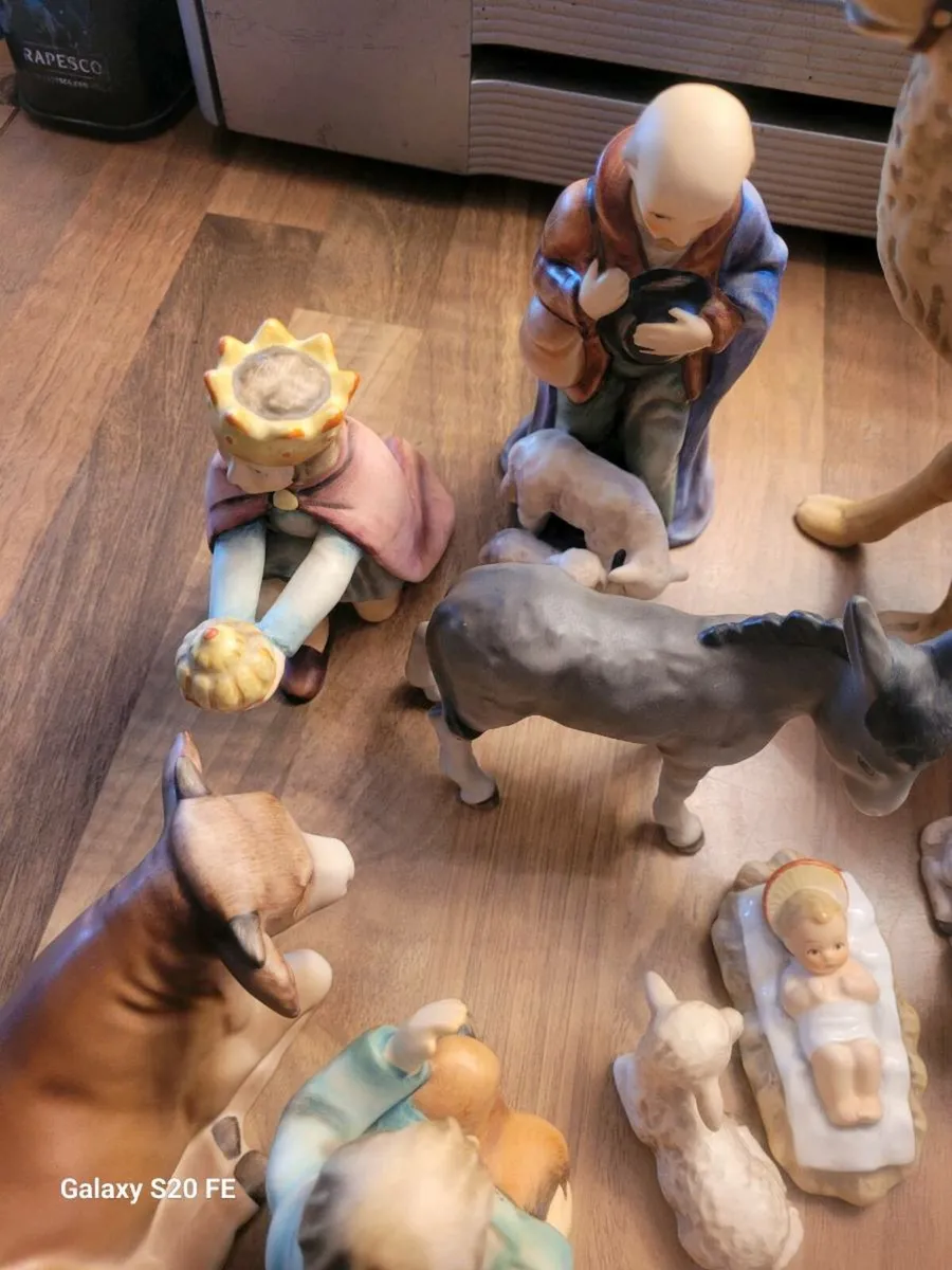 Hummel Goebel 13 pc
. - Image 4