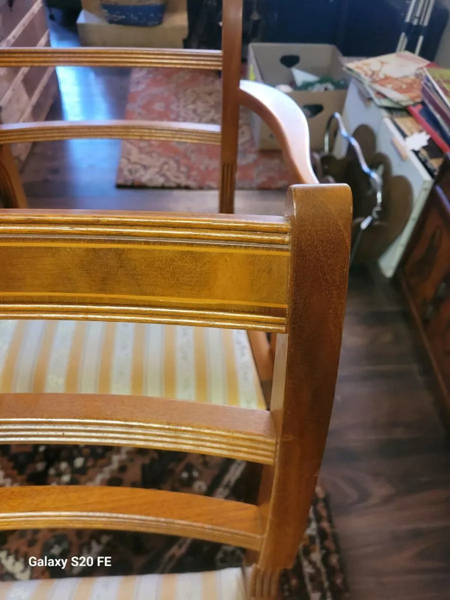 Beautiful dining table +8 chairs - Image 4