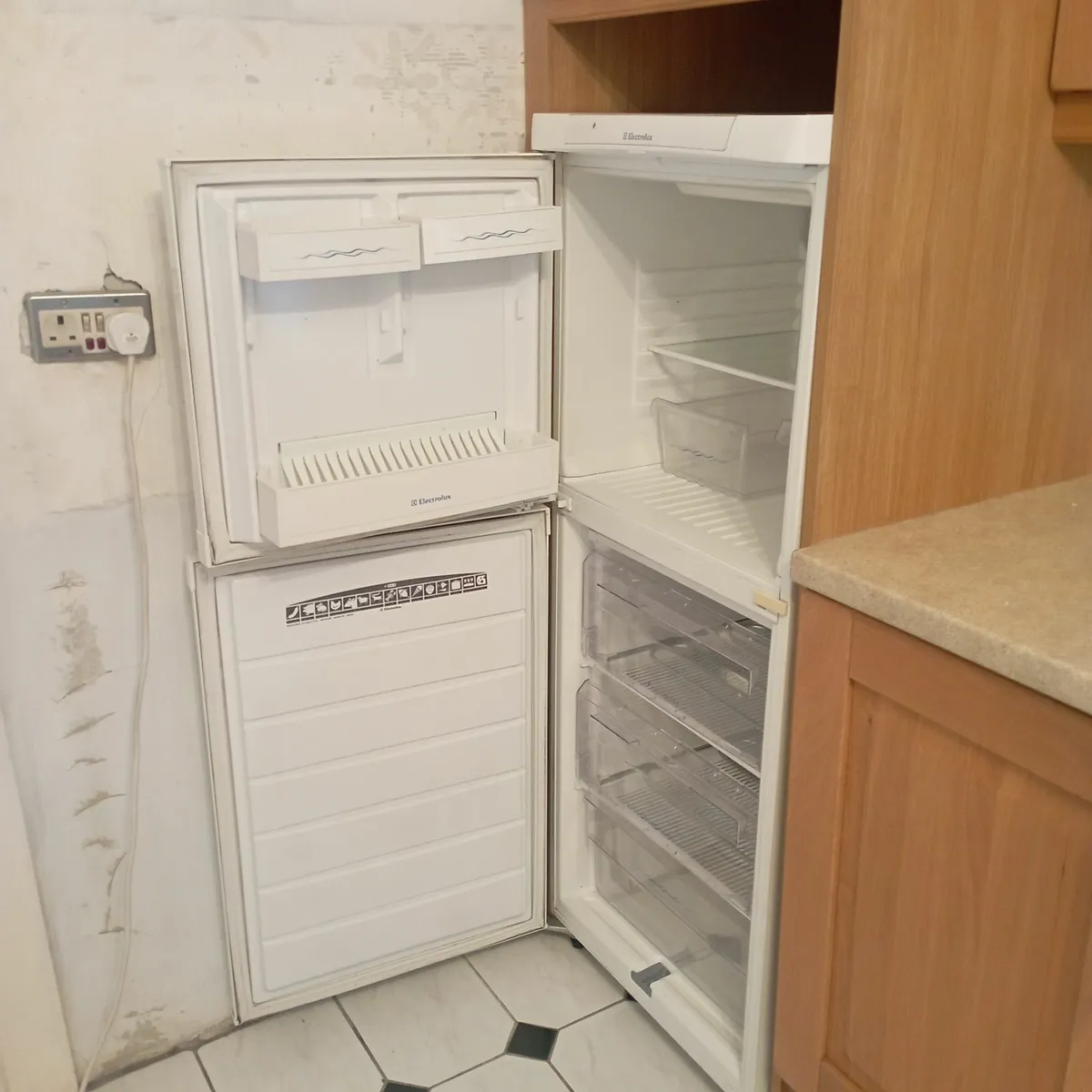 Fridge freezer - Image 1