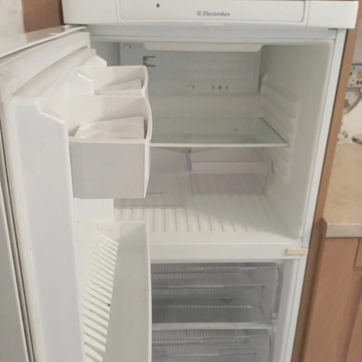 Fridge freezer - Image 2