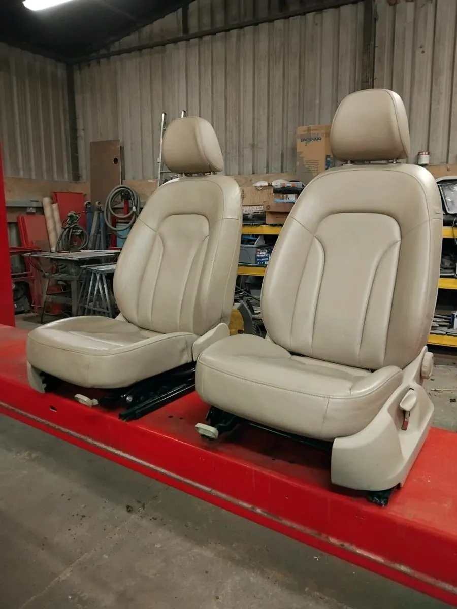 Two front leather seats - Image 1