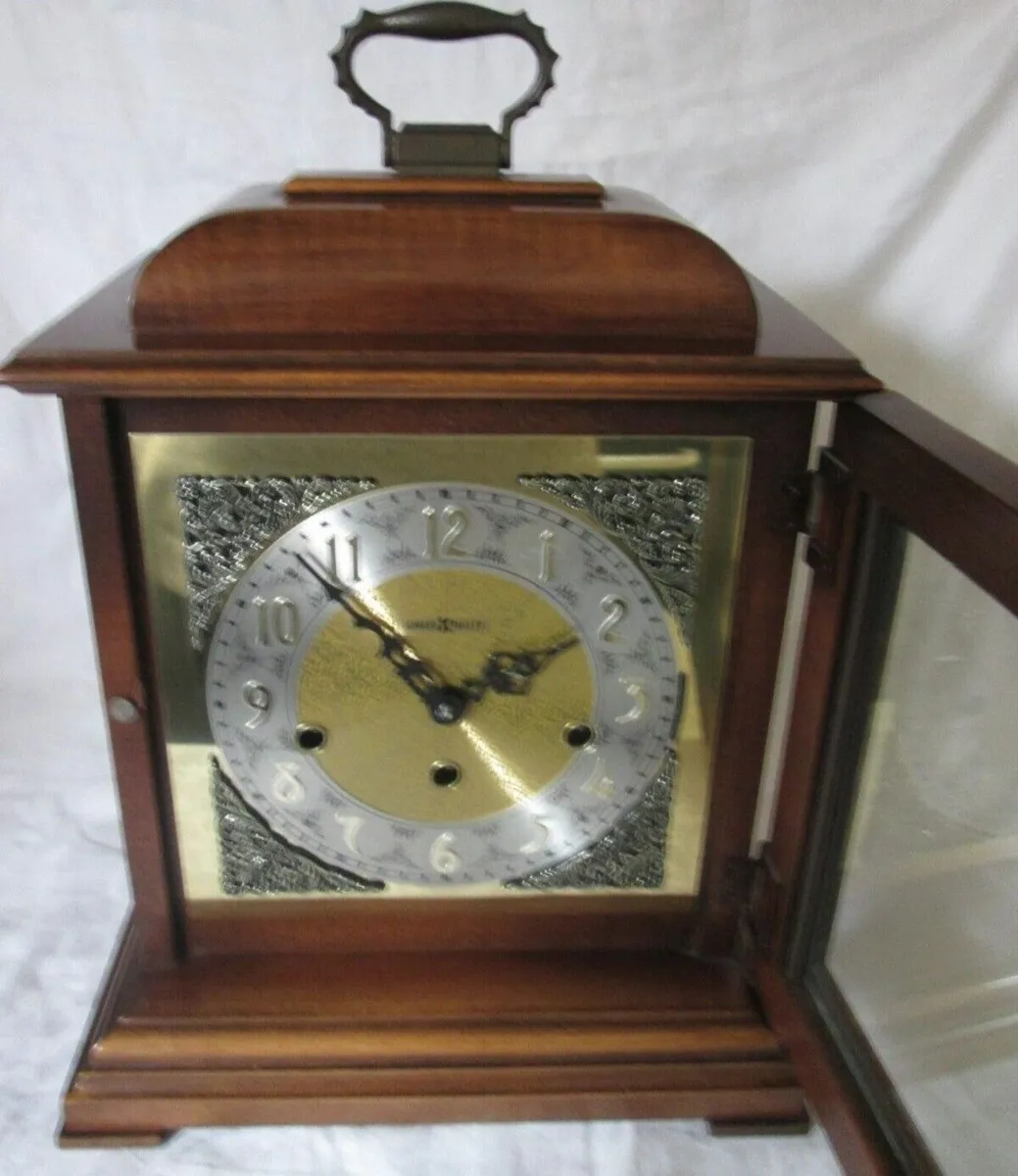 Vintage Howard Miller Triple Chime Mantel Clock - Image 2