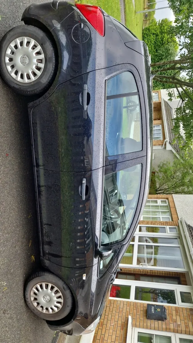 Opel Corsa 2011 - Image 2