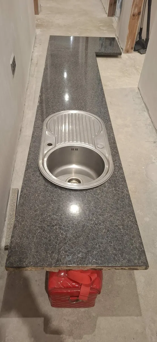 Kitchen worktop - Image 1