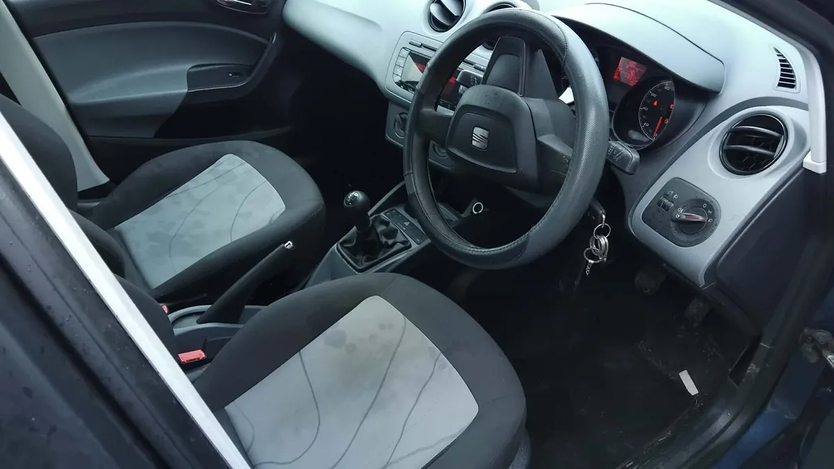 12 SEAT IBIZA 1.2 - Image 2