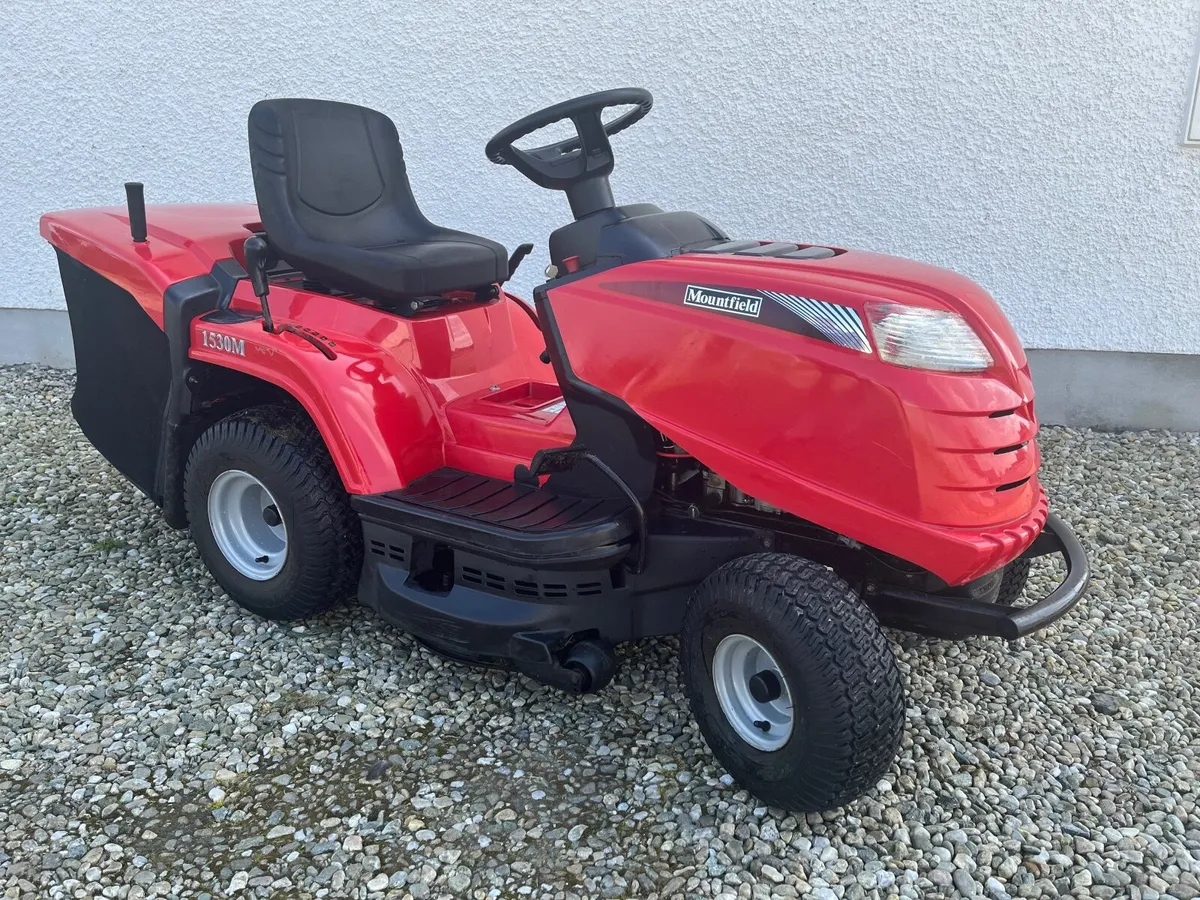 Mountfield 15hp hydrostatic ride on lawnmower - Image 1