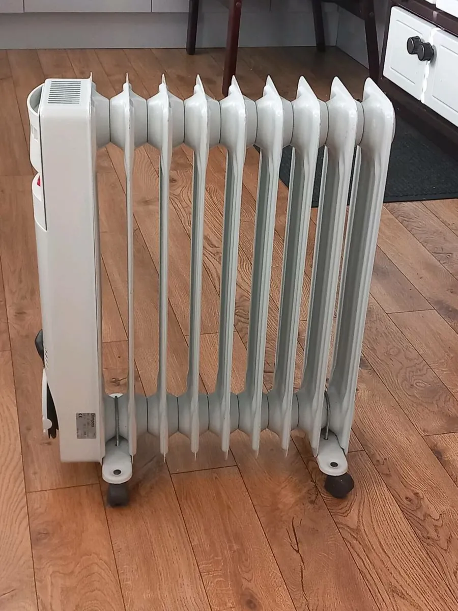 9 blade oil filled radiator heater - Image 1