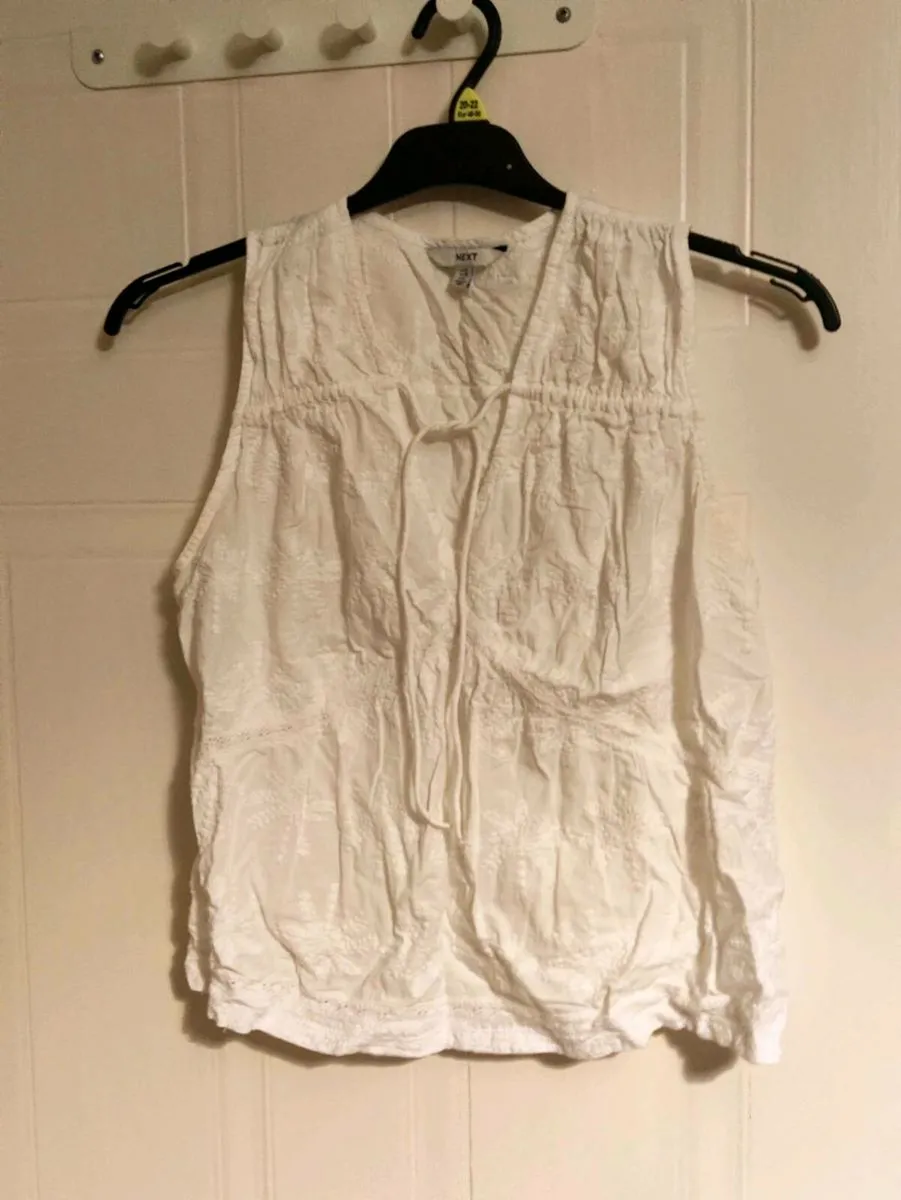 White Sleeveless Textured Blouse – NEXT – Size UK - Image 3