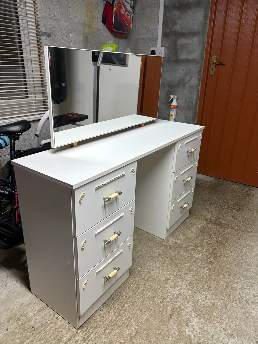 Vanity unit with mirror - Image 2